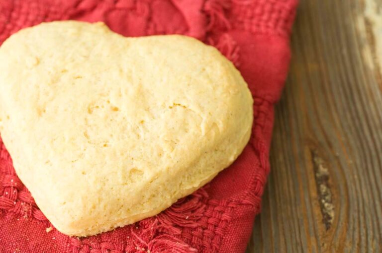 Sweet cornmeal biscuits
