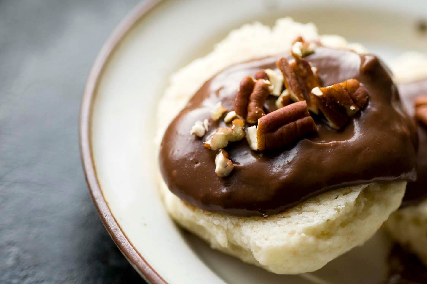 Chocolate gravy and biscuits DSC7573