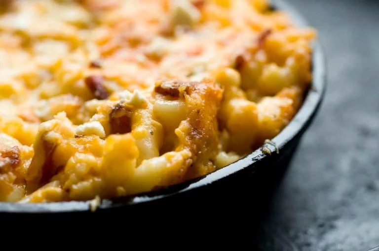 Chipotle macaroni and cheese with bacon