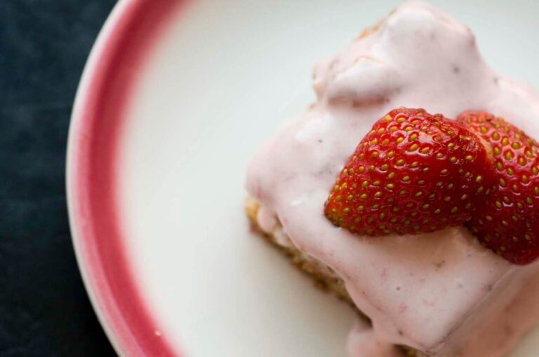 Strawberry sheet cake