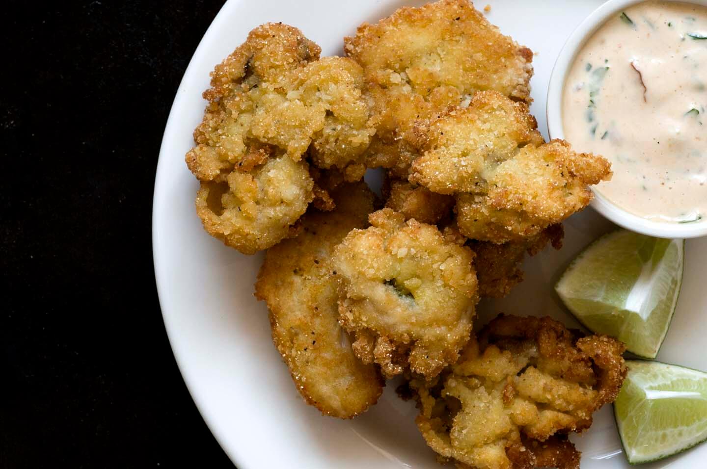 Fried oysters with a chipotle lime dipping sauce DSC4093