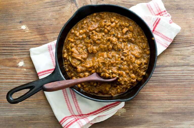 Barbecue baked black-eyed peas
