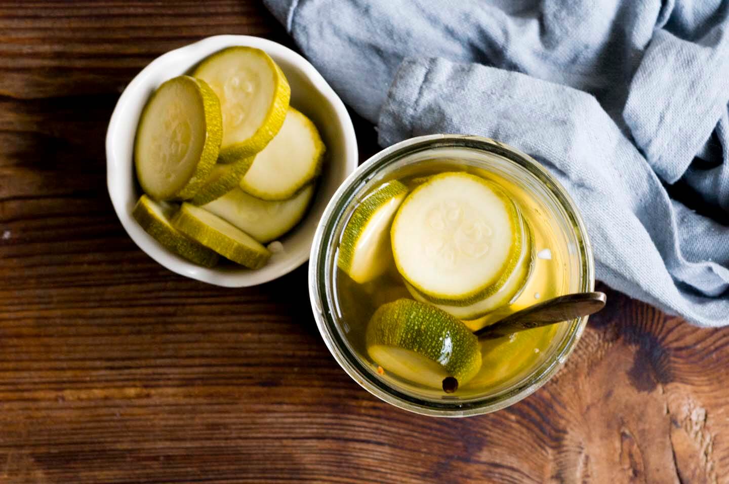 Spicy zucchini pickles