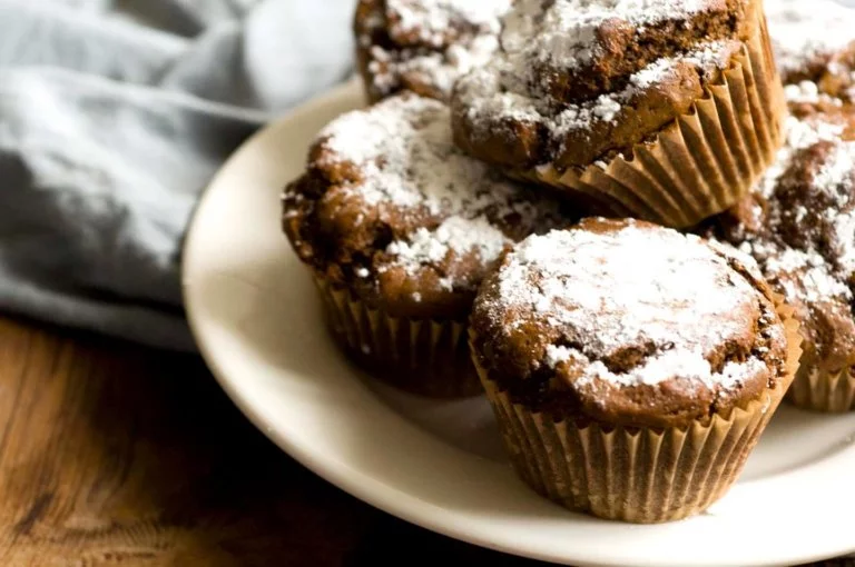 Gingerbread doughnut muffins