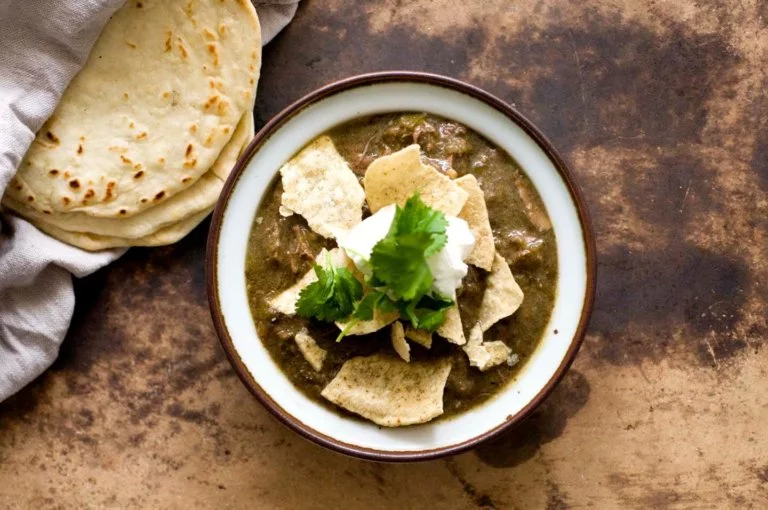 Chile verde con carne (beef green chili)