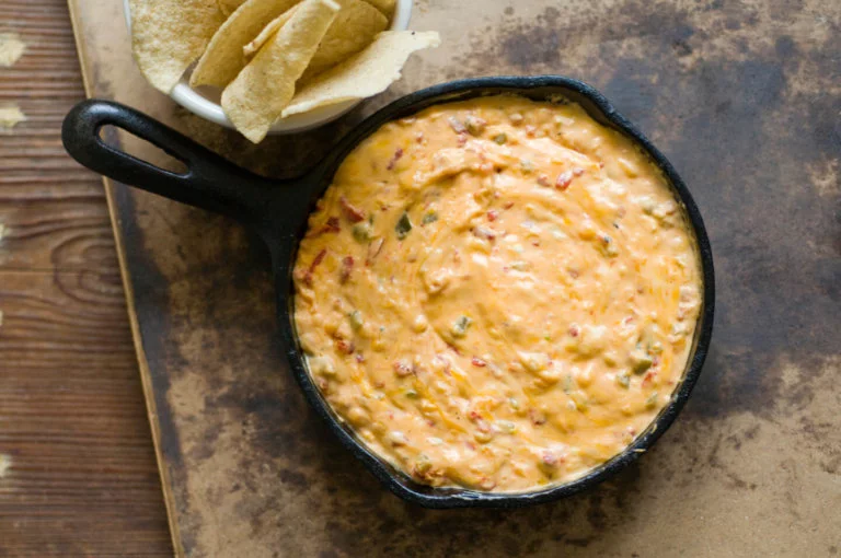 Baked jalapeño pimento cheese dip