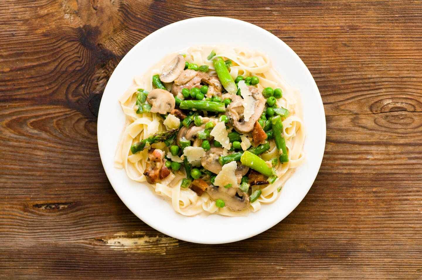 Pasta primavera with asparagus, peas, mushrooms, and bacon | Homesick Texan