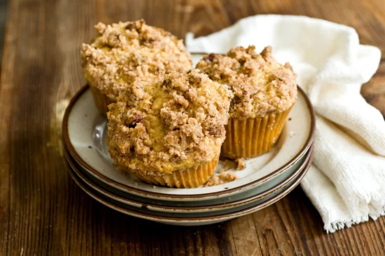 Peach streusel muffins