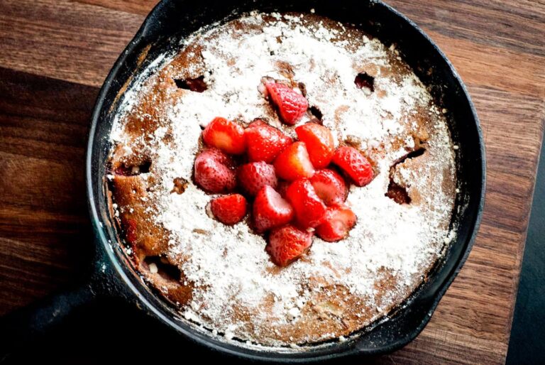 Strawberry skillet cake