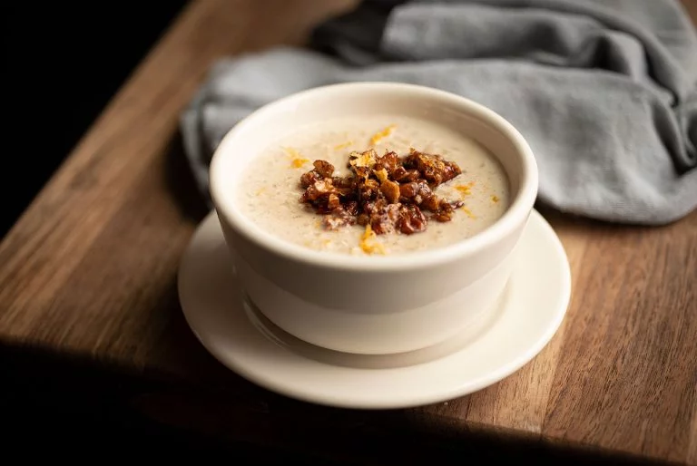 Rice pudding with grapefruit and pecans