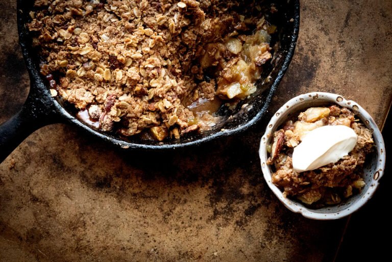 Apple crisp with green chiles